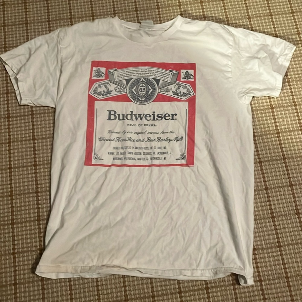 Brand: Urban Outfitters/Junk food tees 
Size: Medium
Color: White